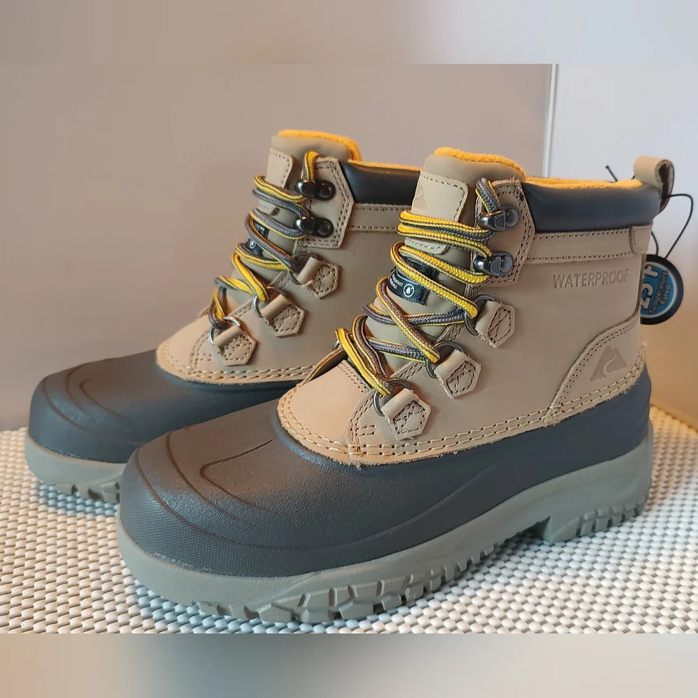 Women's Size 7 Snow Boots Temperature Rated -25°F Ozark Trail NWT